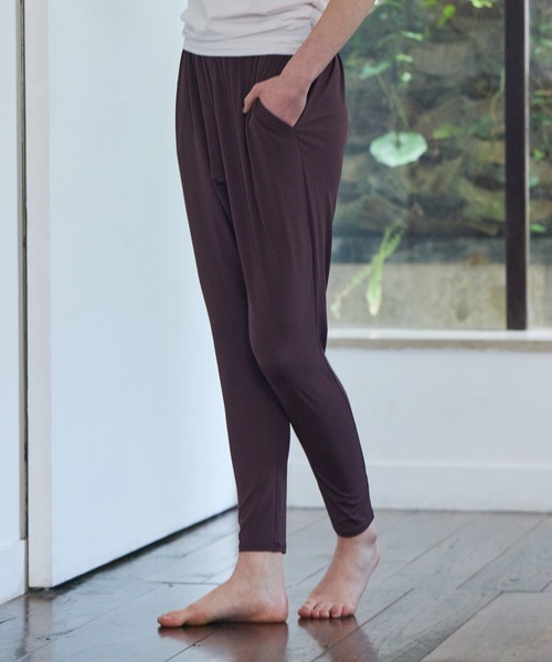 Julier Yoga and Relax(ジュリエヨガアンドリラックス)の「Julier (定番)Ecocoギャザーパンツ(その他パンツ・レディース・ブラック/ラベンダー/ブラウン・1/0/2)」の14枚目の写真