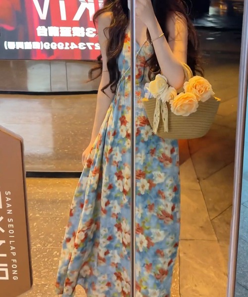 AMAJI(アマジ)の「小花柄 キャミソール ウエストマーク マキシ丈ワンピース(ワンピース・レディース・マルチ・SMALL/MEDIUM/LARGE/X-LARGE)」の1枚目の写真