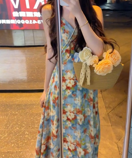 AMAJI(アマジ)の「小花柄 キャミソール ウエストマーク マキシ丈ワンピース(ワンピース・レディース・マルチ・SMALL/MEDIUM/LARGE/X-LARGE)」の3枚目の写真