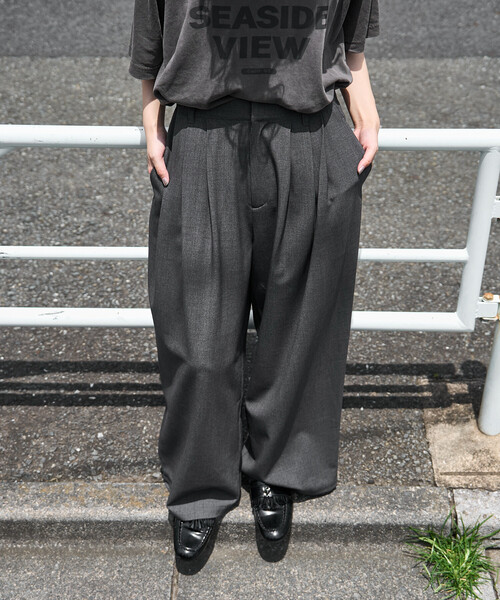 FREAK'S STORE(フリークスストア)の「タック ワイドパンツ/イージーパンツ(スラックス・レディース・ブラウン/ベージュ/チャコール・MEDIUM/SMALL)」の5枚目の写真