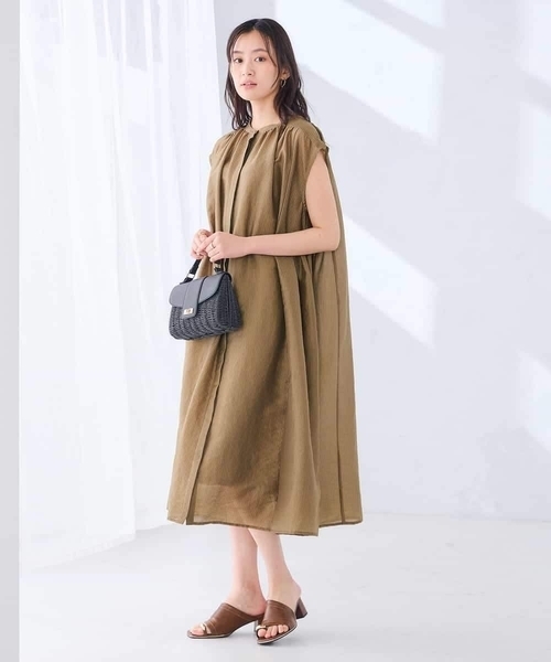a.v.v（アーヴェヴェ）の「シアーギャザーワンピース（ワンピース・レディース・ブラック/ブラウン/グリーン・38/40）」の13枚目の写真