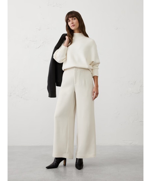 BANANA REPUBLIC FACTORY STORE(バナナリパブリック ファクトリーストア)の「BANANA REPUBLIC FACTORY STORE クレーププリーツワイドレッグトラウザーパンツ(その他パンツ・レディース・ネイビー/アイボリー/ブラック・0/6/4/2/8)」の5枚目の写真