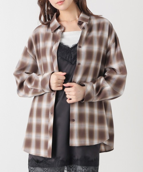 Honeys(ハニーズ)の「2wayゆるシャツ(シャツ/ブラウス・レディース・ブラック系その他2/ブラウン系その他2/ホワイト系その他2・L/LL/M/S)」の3枚目の写真