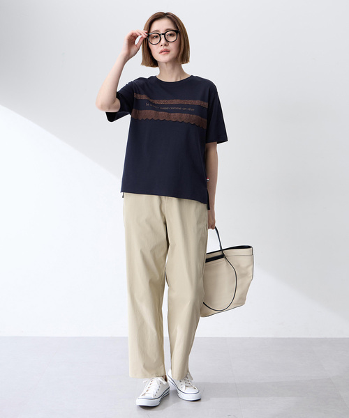 Petit Honfleur（プチオンフルール）の「レースロゴプリントTシャツ【接触冷感・UVカット・オーガニックコットンブレンド】（Tシャツ/カットソー・レディース・ネイビー/アイボリー/ブラウン・M/L）」の12枚目の写真
