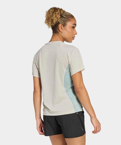 adidas（アディダス）の「adi365 ブリーズ ランニング Tシャツ / アディダス adidas（Tシャツ/カットソー・レディース・グレー・X-LARGE/SMALL/MEDIUM/XX-LARGE/LARGE/X-SMALL）」の2枚目の写真