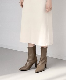 ポインテッドトゥ ショートブーツ (8.0cmヒール)
