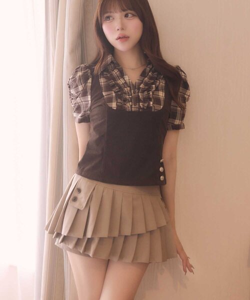 Belle Charme(ベルシャルム)の「【Belle Charme】Button Flap Pleats Skirt(スカート・レディース・ベージュ/ブラック/ブラウン・FREE)」の22枚目の写真