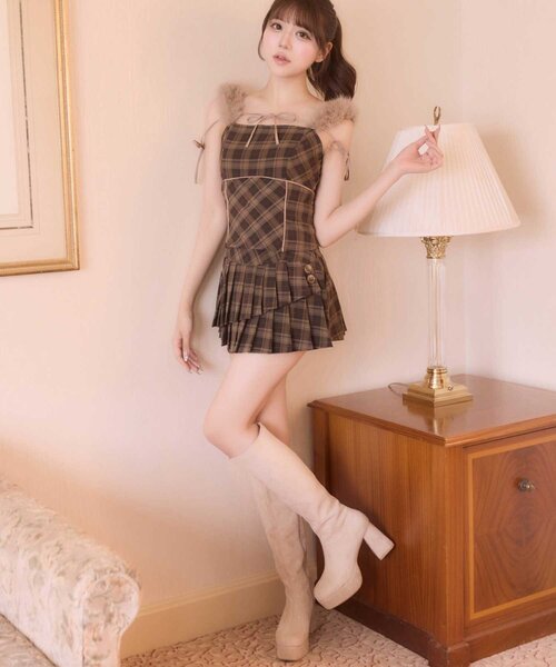 Belle Charme(ベルシャルム)の「【Belle Charme】Button Flap Pleats Skirt(スカート・レディース・ベージュ/ブラック/ブラウン・FREE)」の18枚目の写真