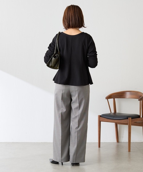 COLLAGE GALLARDAGALANTE(コラージュガリャルダガランテ)の「インフルエンサーMatsusita企画/前後2WAY/ワッフルペプラムカットソー(Tシャツ/カットソー・レディース・ブラウン/ブラック/アイボリー・FREE)」の18枚目の写真