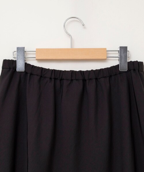 MAQWEL(マクウェル)の「【MAQWEL/マクウェル】サテンロングスカート(スカート・レディース・ブラック/ベージュ・S/M)」の3枚目の写真