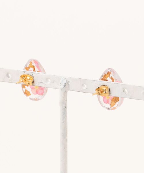 tone(トーン)の「【popochi】和風 梅の花 レジン ピアス|アクセサリー 着物 浴衣 和装 成人式 卒業式 ピンク 赤 ゴールド しずく (MA)(ピアス(両耳用)・レディース・ピンク・FREE)」の2枚目の写真