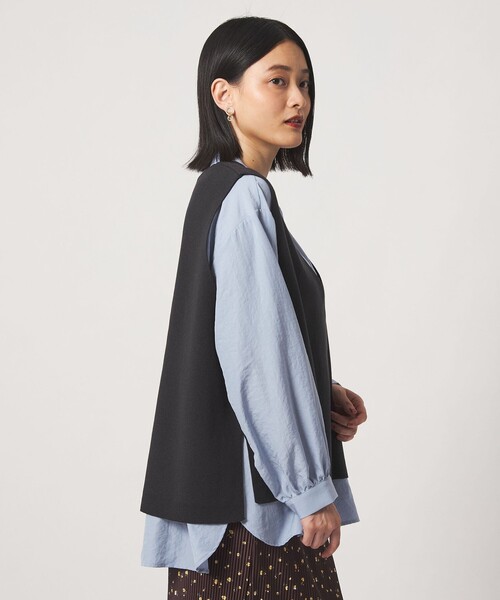 A DAY IN THE LIFE UNITED ARROWS(アデイインザライフユナイテッドアローズ)の「Vネックベスト+シャツ ‐セットアイテム・ウォッシャブル‐<A DAY IN THE LIFE>(ニット/セーター・レディース・ネイビー/ダークブラウン/ダークグレー・FREE)」の4枚目の写真