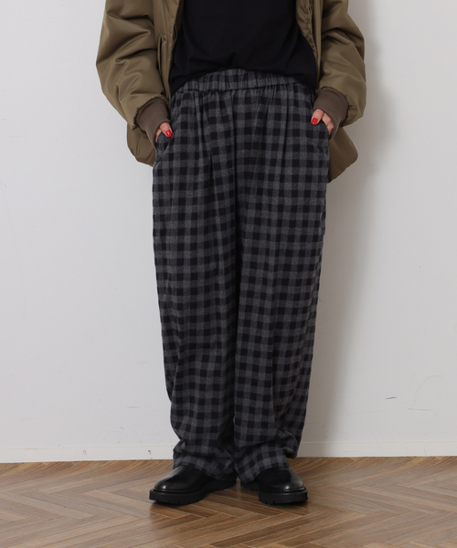JOURNAL STANDARD LUXE(ジャーナルスタンダード ラックス)の「シャギーチェック イージーパンツ(その他パンツ・レディース・チャコールグレー/ブラック・FREE)」の2枚目の写真