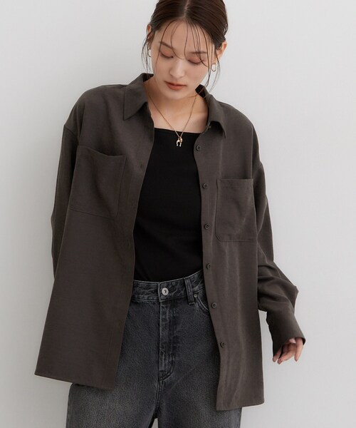 THE SHOP TK （ザ ショップ ティーケー ）の「フェイクスエードWポケオーバーシャツ（シャツ/ブラウス・レディース・ナチュラル/チャコールグレー・99）」の11枚目の写真