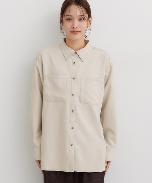 THE SHOP TK （ザ ショップ ティーケー ）の「フェイクスエードWポケオーバーシャツ（シャツ/ブラウス・レディース・ナチュラル/チャコールグレー・99）」の3枚目の写真