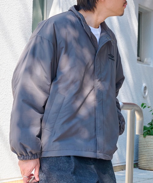 UMBRO(アンブロ)の「【UMBRO】Ex.Padding Nylon JACKET/別注 パディング スタンドナイロンジャケット/中綿ダウンジャケット(ブルゾン・メンズ・ブラック/カーキ/ダークグレー・M/L)」の14枚目の写真
