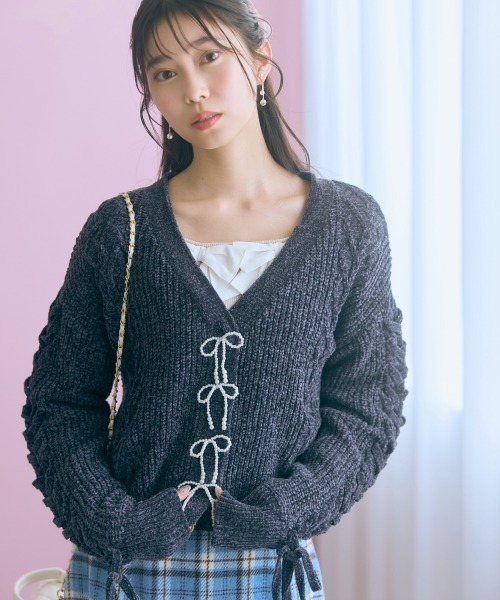 marun(マルン)の「<大きいサイズ>パール調リボンモチーフニットカーディガン marun(カーディガン/ボレロ・レディース・ベージュ/ダークグレー・5L/4L/3L/LL/L)」の21枚目の写真