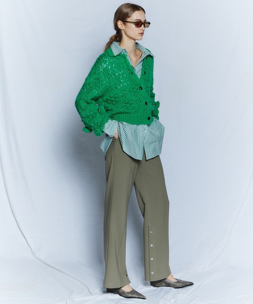 MAISON SPECIAL(メゾンスペシャル)の「【26WINTER PRE-ORDER】Double Cloth Button Slit Flare Pants/ダブルクロスボタンスリットフレアパンツ(スラックス・レディース・ブラック/カーキ/ボルドー・38/36)」の3枚目の写真