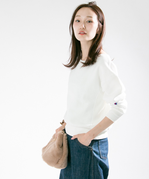 Champion（チャンピオン）の「Champion×URBAN RESEARCH　クルーネックスエット（スウェット・レディース・オフホワイト/ブラック/ライトグレー・MEDIUM）」の2枚目の写真