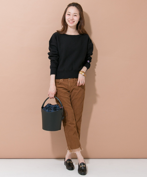 Champion（チャンピオン）の「Champion×URBAN RESEARCH　クルーネックスエット（スウェット・レディース・オフホワイト/ブラック/ライトグレー・MEDIUM）」の15枚目の写真