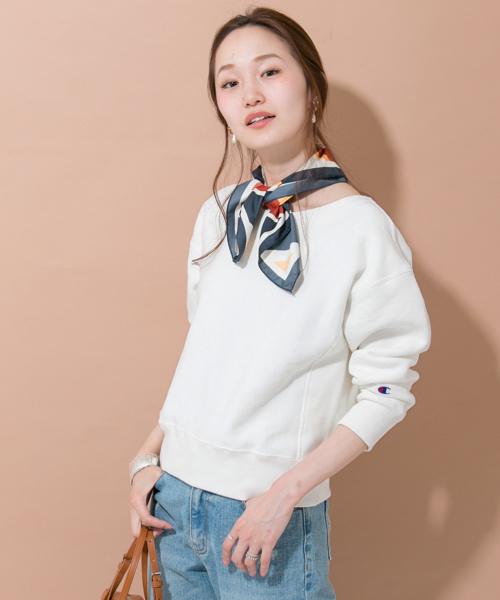 Champion（チャンピオン）の「Champion×URBAN RESEARCH　クルーネックスエット（スウェット・レディース・オフホワイト/ブラック/ライトグレー・MEDIUM）」の19枚目の写真