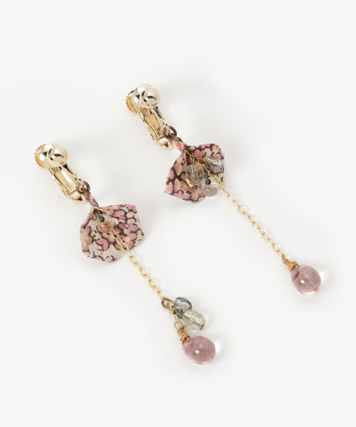 TONE SELECT GOODS(トーンセレクトグッズ)の「【ouka no mori】Petal イヤリング(イヤリング・レディース・その他1/その他2/その他3/その他5/その他4/イエロー/その他/ピンク/レッド/レッド系その他/ブルー/その他6・FREE)」の8枚目の写真