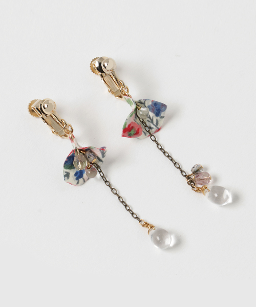 TONE SELECT GOODS(トーンセレクトグッズ)の「【ouka no mori】Petal イヤリング(イヤリング・レディース・その他1/その他2/その他3/その他5/その他4/イエロー/その他/ピンク/レッド/レッド系その他/ブルー/その他6・FREE)」の2枚目の写真