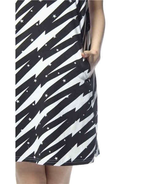 X-girl（エックスガール）の「THUNDER TANK DRESS（ワンピース・レディース・ブラック/ピンク・SMALL/MEDIUM）」の8枚目の写真