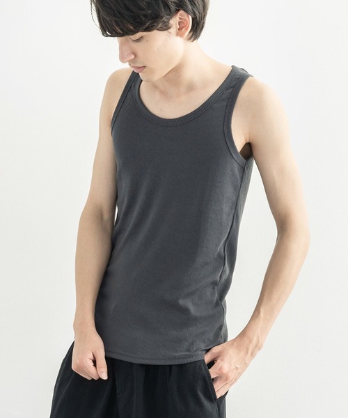 Rocky Monroe(ロッキーモンロー)の「Uネックテレコ素材タンクトップ(タンクトップ・メンズ・グレー/ライトピンク/パープル/イエロー/ターコイズブルー/ブルー/チャコールグレー/ダークブルー/オレンジ/チャコール/モカ/ブラウン/オフホワイト/サックスブルー/レッド/バーガンディー/ブラック/オリーブ/ライム/ライトグレー/ネイビー・L/M/LL)」の3枚目の写真