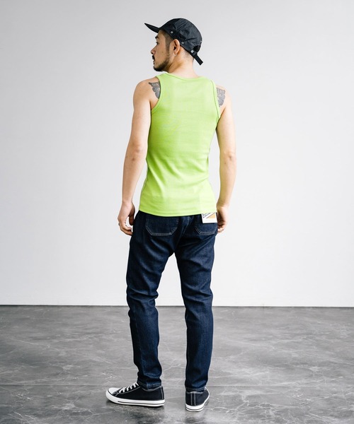 Uネックテレコ素材タンクトップ（タンクトップ）｜Rocky Monroe