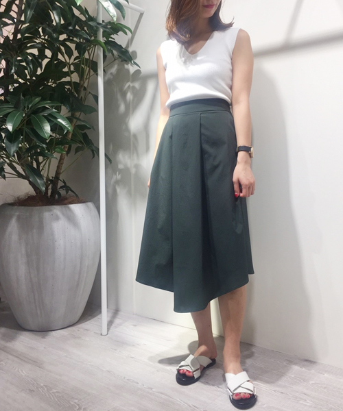 PEGGY LANA（ペギーラナ）の「Asymmetry Flare Skirt（スカート・レディース・ダークグリーン/ブラウン・2/1）」の2枚目の写真