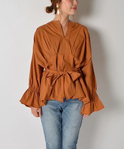 SHIPS for women(シップスフォーウィメン)の「ne Quittez pas:ウエストリボンブラウス◇(シャツ/ブラウス・レディース・ベージュ系その他/キャメル・ONE SIZE)」の4枚目の写真