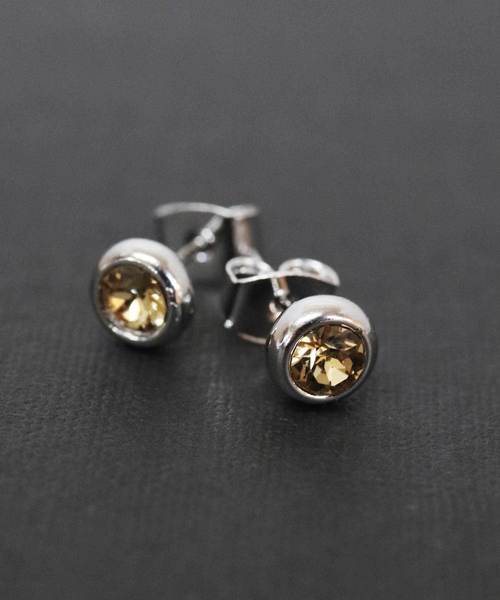 セール】スワロフスキーCZダイヤ誕生石ニッケルフリーピアス