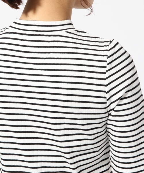 LOWRYS FARM（ローリーズファーム）の「トタンテレコハイネック　784511 （Tシャツ/カットソー・レディース・オフホワイト/ブラック/パープル/オレンジ/ホワイト×ブラック/グレー・LARGE/MEDIUM）」の10枚目の写真