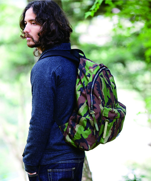 rehacer(レアセル)の「rehacer :OUTDOOR PRODUCTS riri zip daypack(バックパック/リュック・メンズ・ブラック/グリーン系カモフラージュ・FREE)」の14枚目の写真