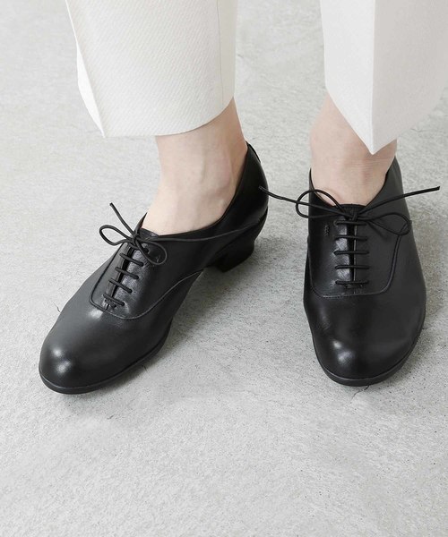 chausser(ショセ)の「「TRAVELSHOESbychausser」レザーレースアップウエッジソールシューズ(レインシューズ・レディース・ブラック/グレー・37/38/39/36/40)」の1枚目の写真