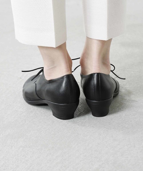 chausser(ショセ)の「「TRAVELSHOESbychausser」レザーレースアップウエッジソールシューズ(レインシューズ・レディース・ブラック/グレー・37/38/39/36/40)」の19枚目の写真