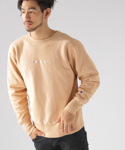 Champion（チャンピオン）の「【Champion(チャンピオン)】リバースウィーブクルーネックスウェットシャツ（スウェット・メンズ・ベージュ/オリーブ/サックスブルー/ピンク・MEDIUM/LARGE）」の2枚目の写真