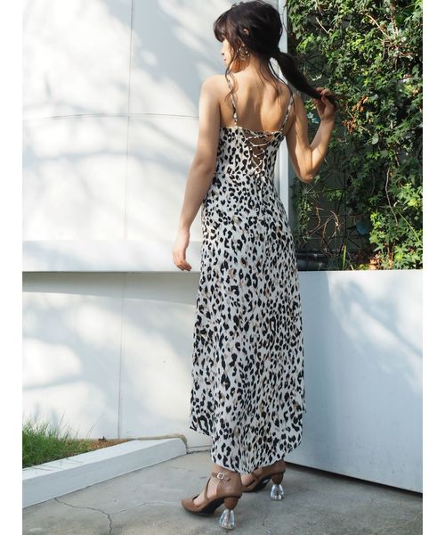 EVRIS(エヴリス)の「RANDOM HEMロングワンピース(ワンピース・レディース・ホワイト/ブラック/ベージュ/カーキ・FREE)」の22枚目の写真