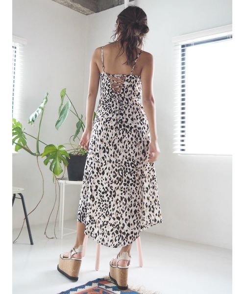 EVRIS(エヴリス)の「RANDOM HEMロングワンピース(ワンピース・レディース・ホワイト/ブラック/ベージュ/カーキ・FREE)」の14枚目の写真