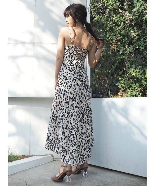 EVRIS(エヴリス)の「RANDOM HEMロングワンピース(ワンピース・レディース・ホワイト/ブラック/ベージュ/カーキ・FREE)」の10枚目の写真