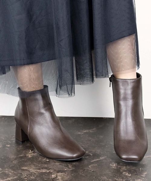 LibertyDoll（リバティードール）の「Libety Doll / 6cm スクエアトゥ サイドジップブーツ(9022)（ブーツ・レディース・ブラック/ダークブラウン/ブラック系その他/アイボリー/シルバー・LL/S/M/L）」の15枚目の写真