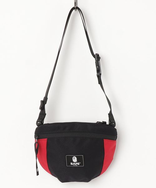 A BATHING APE(アベイシングエイプ)の「2TONE SHOULDER BAG M(ショルダーバッグ)」|レッド