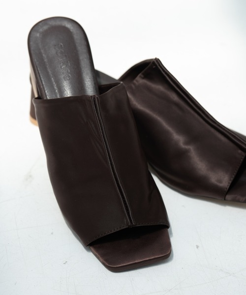 Solace（ソレイス）の「オープントゥサテンサンダル（サンダル・レディース・ブラック/ブラウン/ベージュ/ブルー・SMALL/MEDIUM/LARGE）」の2枚目の写真