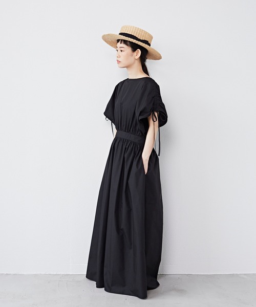 Libra Cue（リブラ キュー）の「ギャザースリーブマキシワンピース（ワンピース・レディース・ライトグレー/ブラック/ベージュ・FREE）」の3枚目の写真
