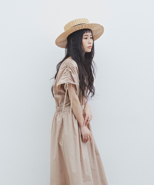 Libra Cue（リブラ キュー）の「ギャザースリーブマキシワンピース（ワンピース・レディース・ライトグレー/ブラック/ベージュ・FREE）」の20枚目の写真