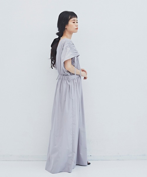 Libra Cue（リブラ キュー）の「ギャザースリーブマキシワンピース（ワンピース・レディース・ライトグレー/ブラック/ベージュ・FREE）」の16枚目の写真