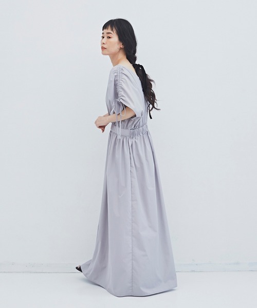 Libra Cue（リブラ キュー）の「ギャザースリーブマキシワンピース（ワンピース・レディース・ライトグレー/ブラック/ベージュ・FREE）」の17枚目の写真