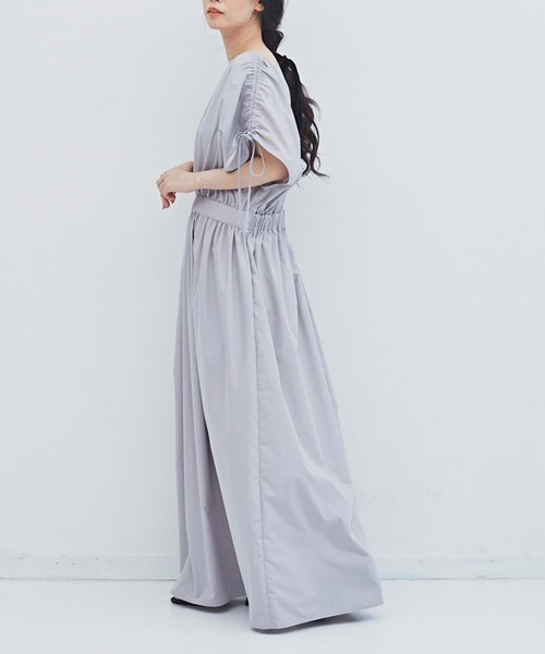 Libra Cue（リブラ キュー）の「ギャザースリーブマキシワンピース（ワンピース・レディース・ライトグレー/ブラック/ベージュ・FREE）」の13枚目の写真