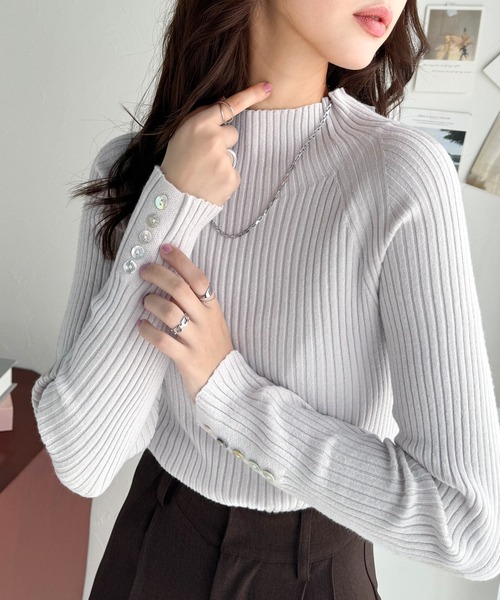 セール】袖シェルボタン付きミドル丈ストレッチハイネックリブニット